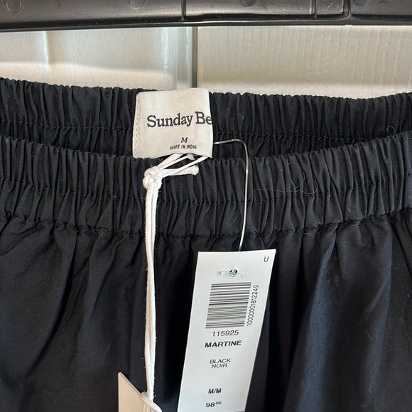 Sunday’s Best Martine Poplin Skirt - Black
Tiered poplin maxi skirt - Picture 2 of 5